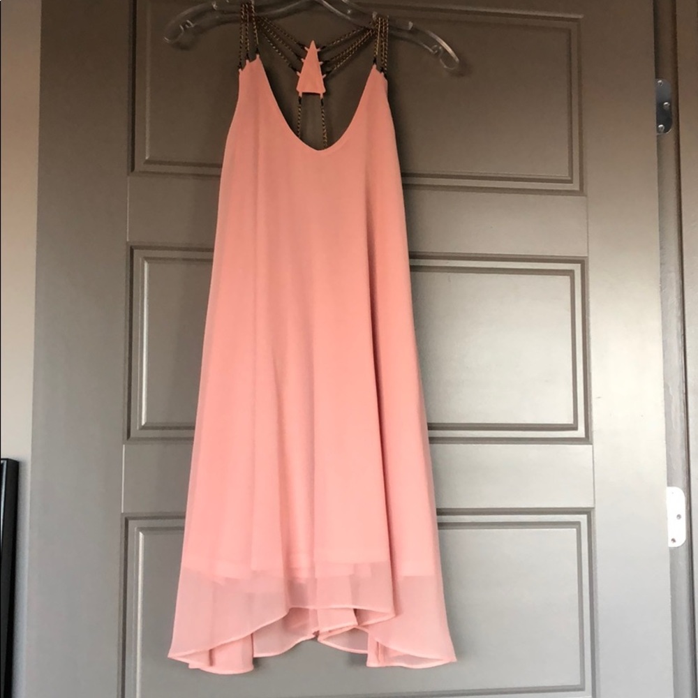 Unique and feminine flowy dress